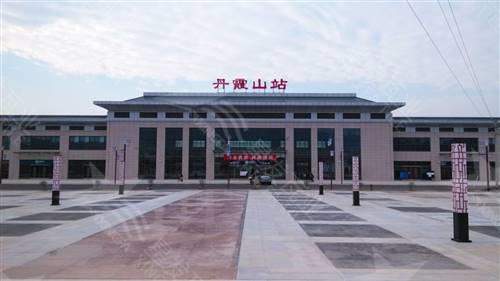 六盤水合成樹脂瓦1050寬度防腐隔熱別墅瓦自建房用 鋼結(jié)構(gòu)施工廠房樹脂塑料瓦 樹脂瓦封檐板批發(fā)價格